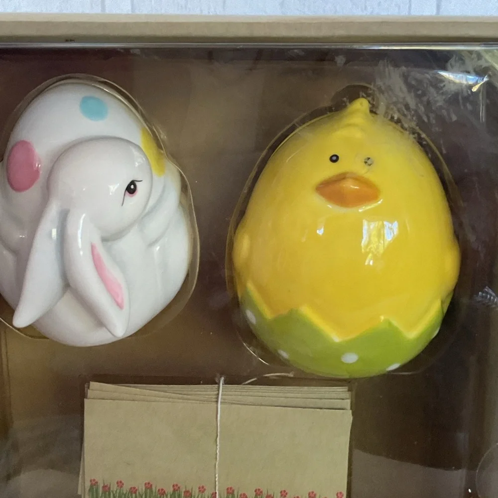 Pier 1 Spring Easter Place Card Hokders NWT